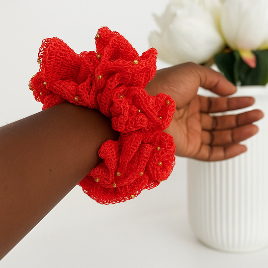 Chouchou en crochet- Rouge passion avec perles dorée