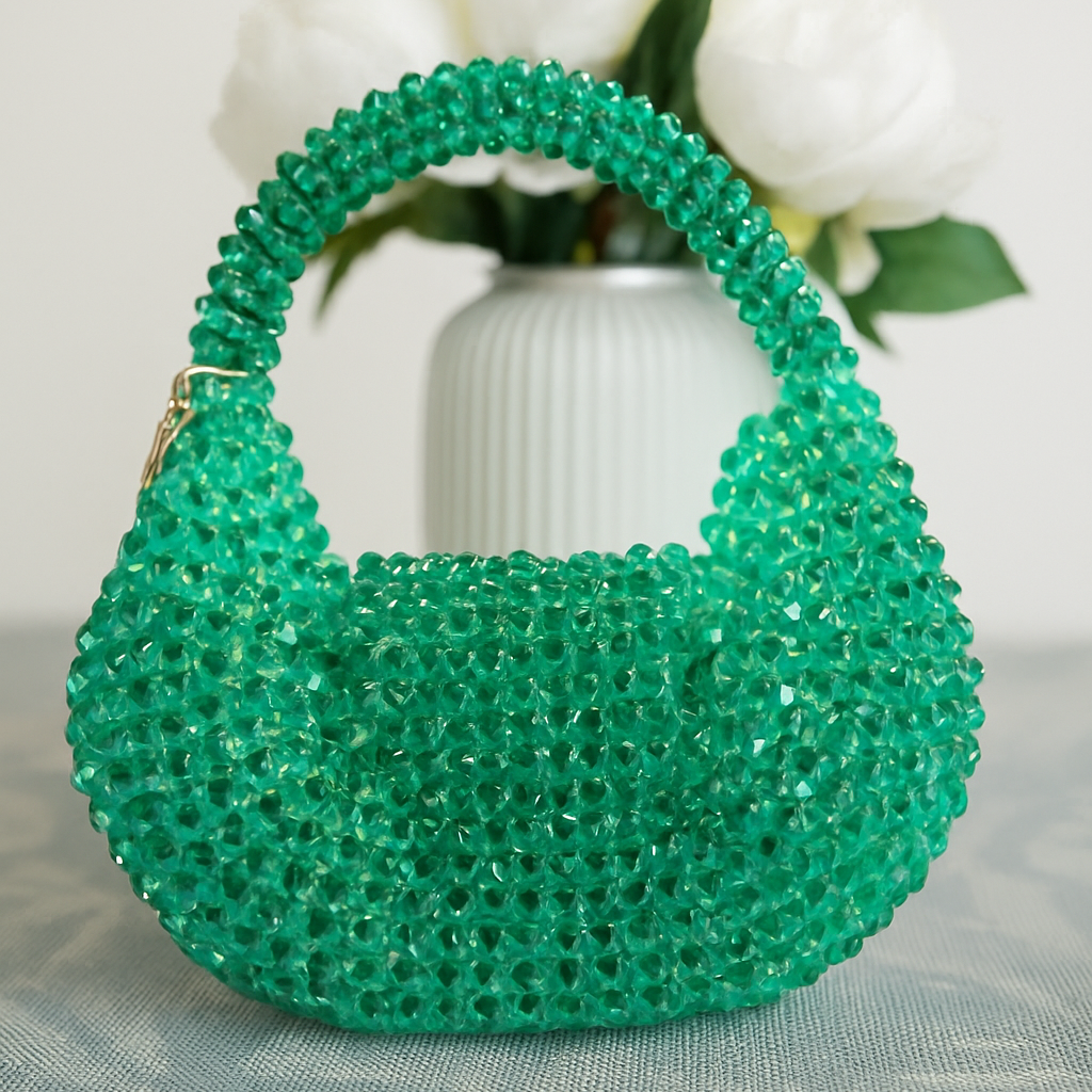 Sac perlé artisanal “Émeraude” – Pièce unique
